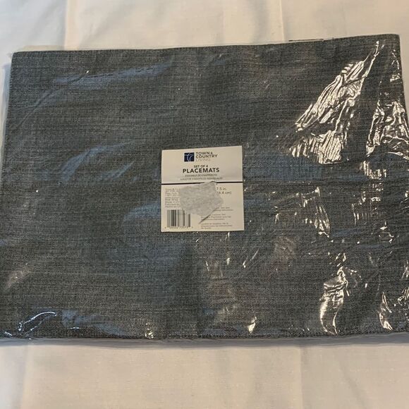 Town & Country set of Four placemats. 100% cotton but look like elegant linen - Picture 1 of 8